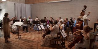 Das Markusorchester beim Jubiläumsauftritt im Sindelfinger Markuszentrum unter Leitung von Marie-José Larsen.