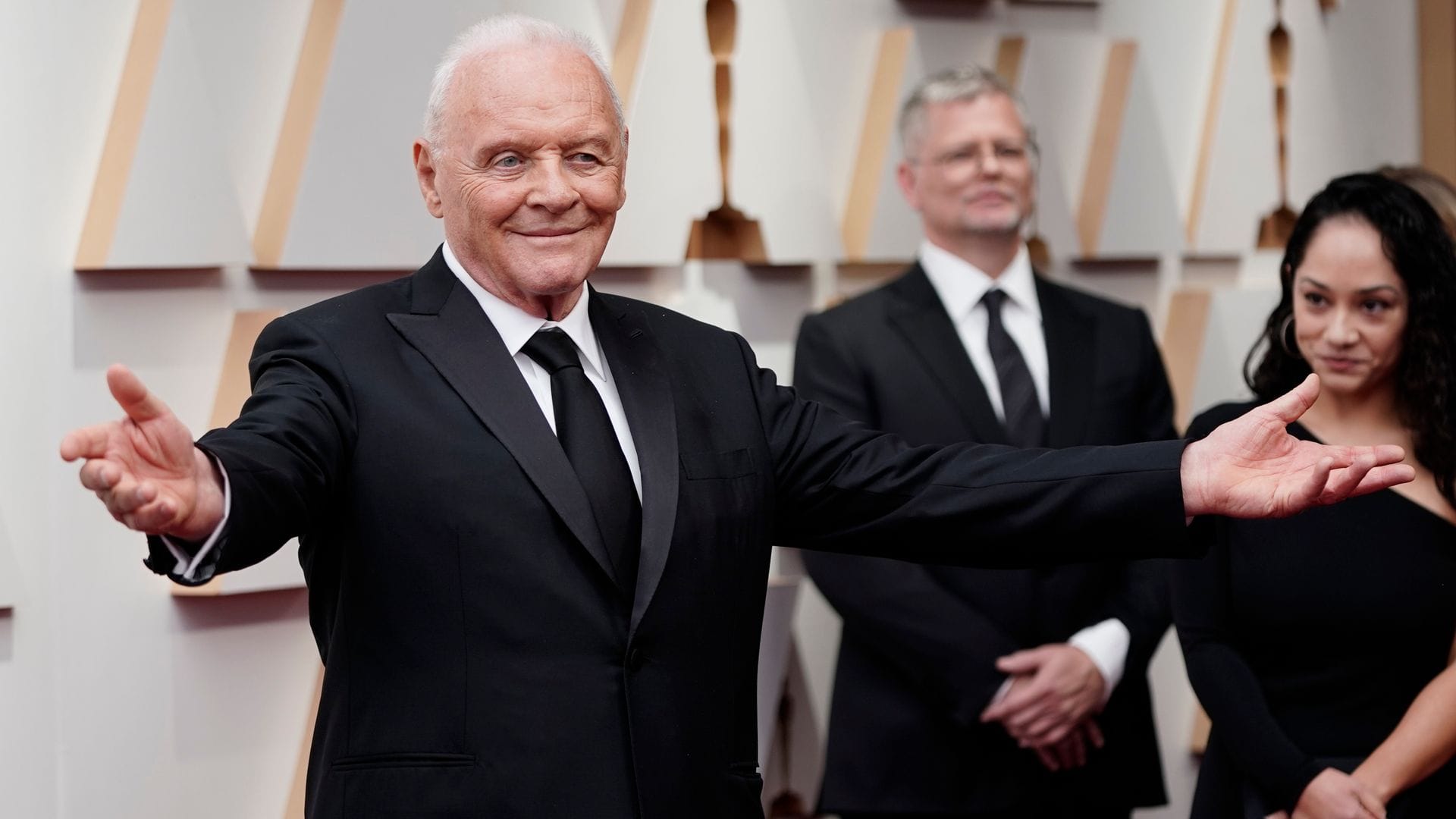 Anthony Hopkins tritt für Roland Emmerichs Gladiatoren-Serie als römischer Kaiser vor die Kamera