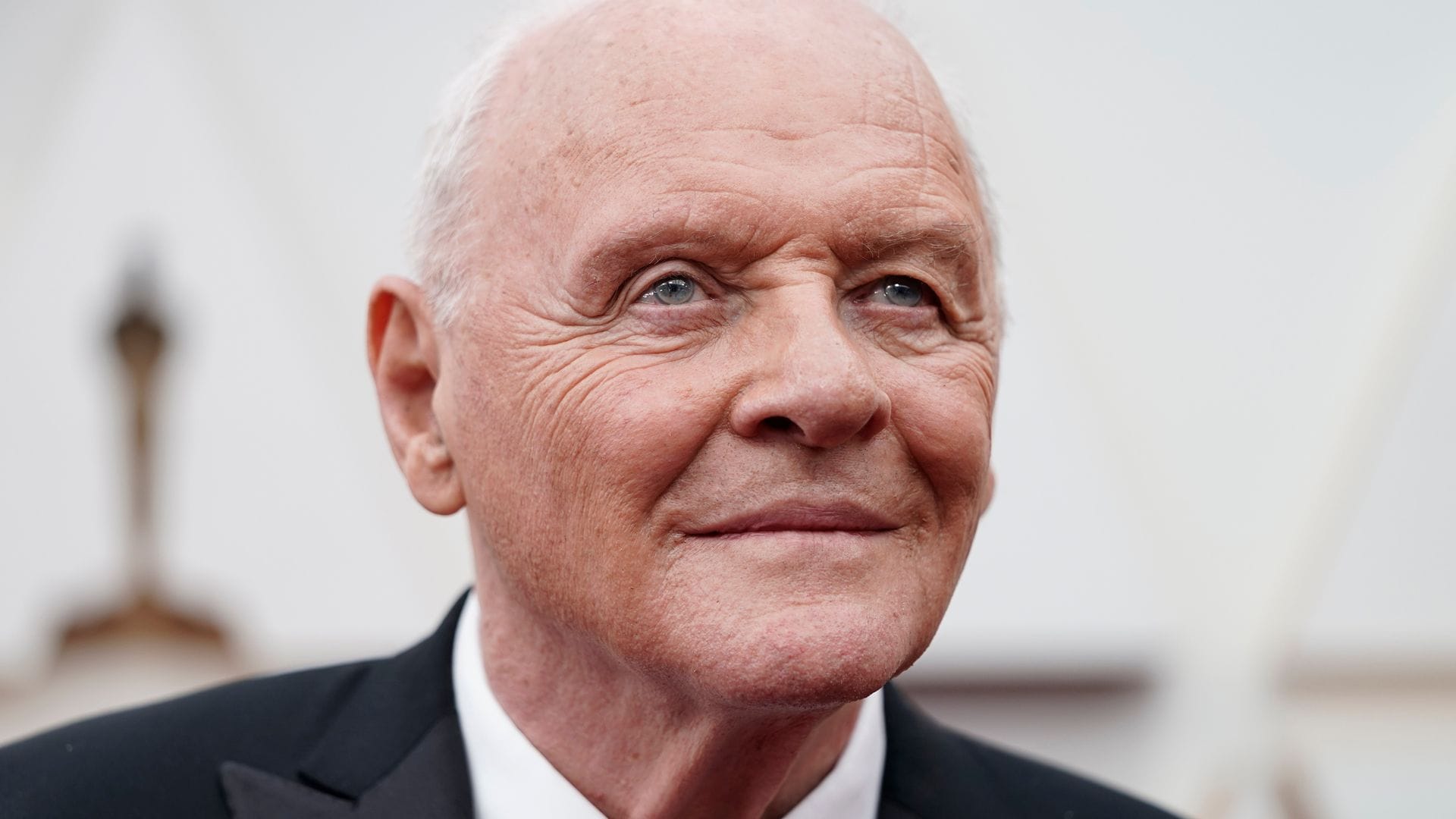 Anthony Hopkins tritt für Roland Emmerichs Gladiatoren-Serie als römischer Kaiser vor die Kamera