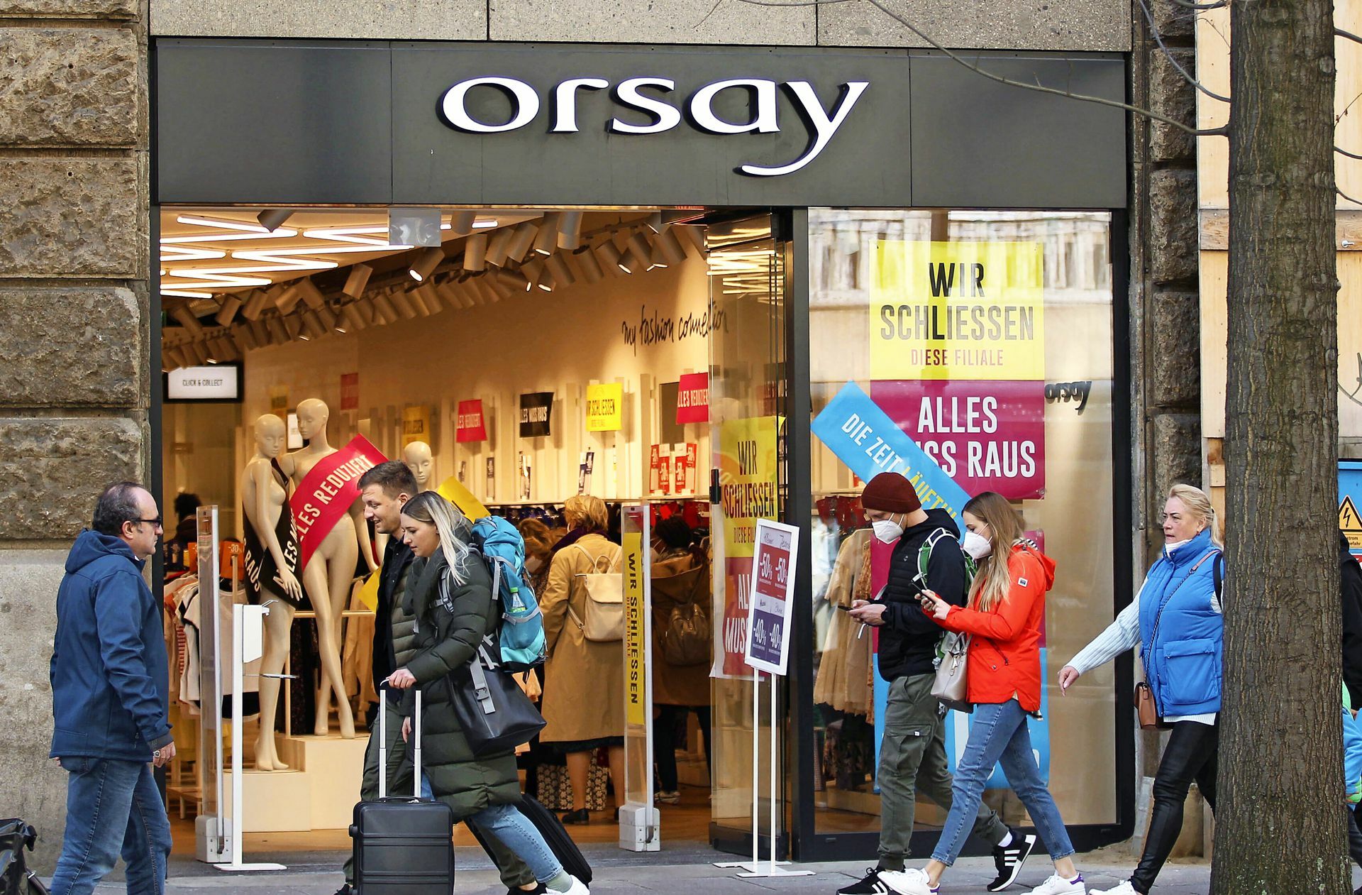 Ausverkauf in einer Orsay-Filiale. Das badische Unternehmen schließt  jetzt auch die restlichen Standorte in Deutschland.