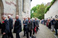 125 Sindelfingerinnen und Sindelfinger aus sechs Jahrgängen treffen sich zur traditionellen Jahrgangsfeier.
