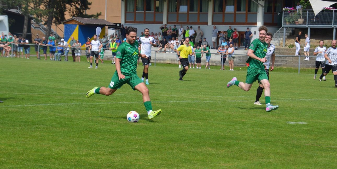 Marco Quaranta erzielte das frühe 1:0 für die Spvgg Holzgerlingen im Relegationsspiel gegen den SV Nersheim. Bild: Zvizdiç
