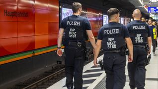Mit 2.909 Fällen verharrt die Zahl der Gewaltdelikte etwa auf dem Niveau des Vorjahres. Am häufigsten kommt es am Stuttgarter Bahnhof zur Gewalt.