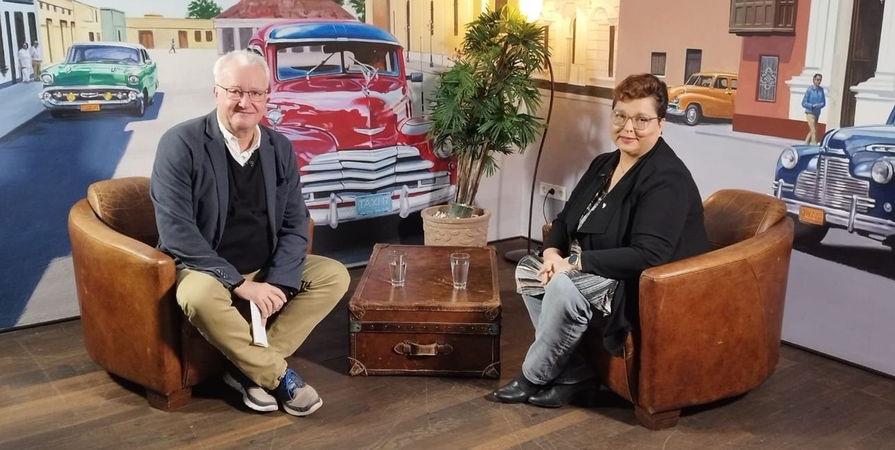 Gerlinde Feine ist Pfarrerin der Böblinger Stadtkirche. Im Stadtgespräch Böblingen bei Regio TV mit Hans-Jörg Zürn (Sindelfinger Zeitung/Böblinger Zeitung) stellt sie vor, mit welchen Projekten sich die Kirche für die Zukunft rüstet.