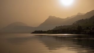 Der Saharastaub kann die Sonne milchig wirken lassen.