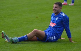 Das schmerzverzerrte Gesicht täuscht - Kenan Kasikci steht dem VfL Sindelfingen für das Heimspiel gegen den TSV Bernhausen wieder zur Verfügung.