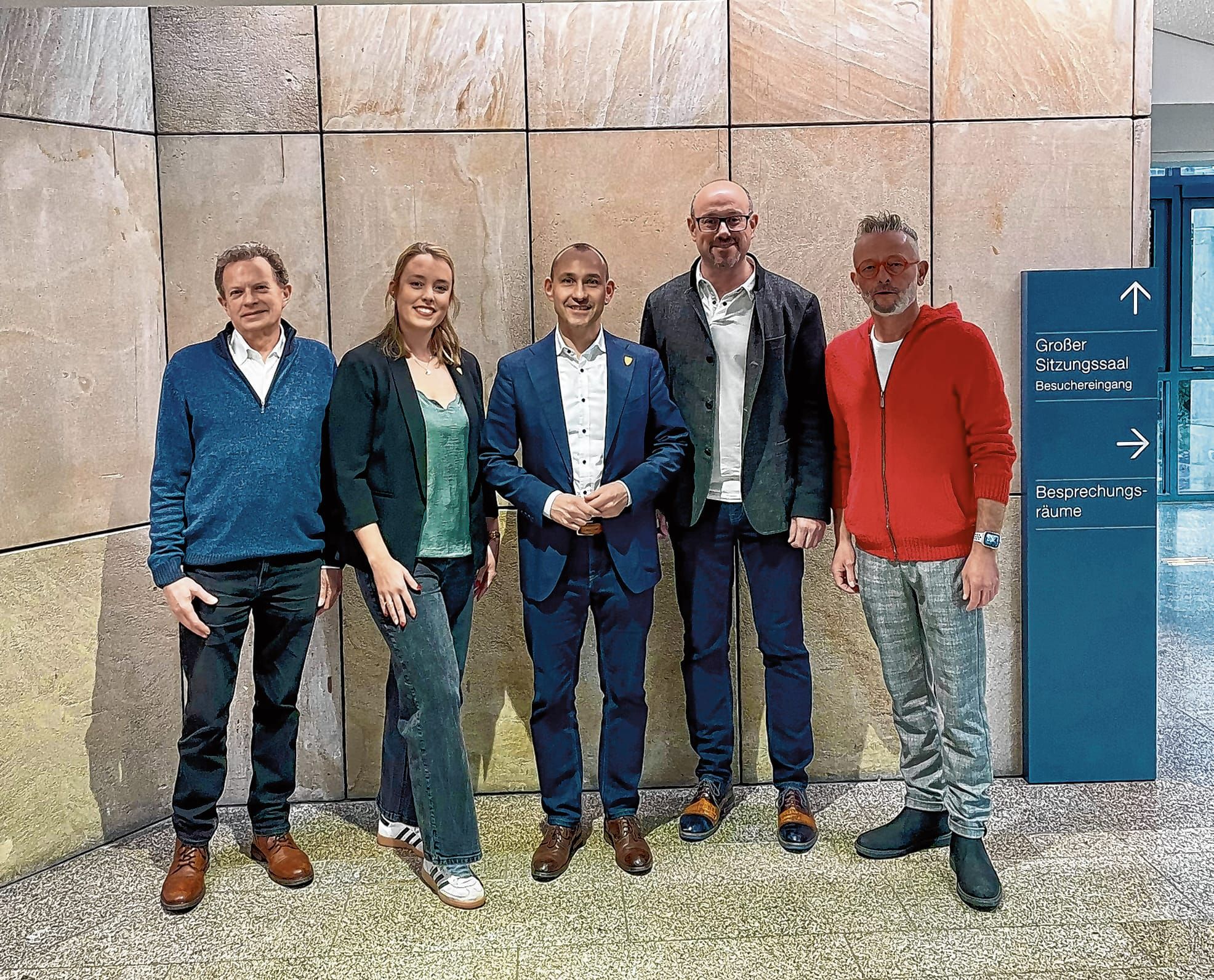 Arthur Bamberger, Janina Dinkelaker, Manuel Böhler und Ralf Sklarski von den Freien Wählern Böblingen unterstützen die erneute Kandidatur von OB Dr. Stefan Belz.