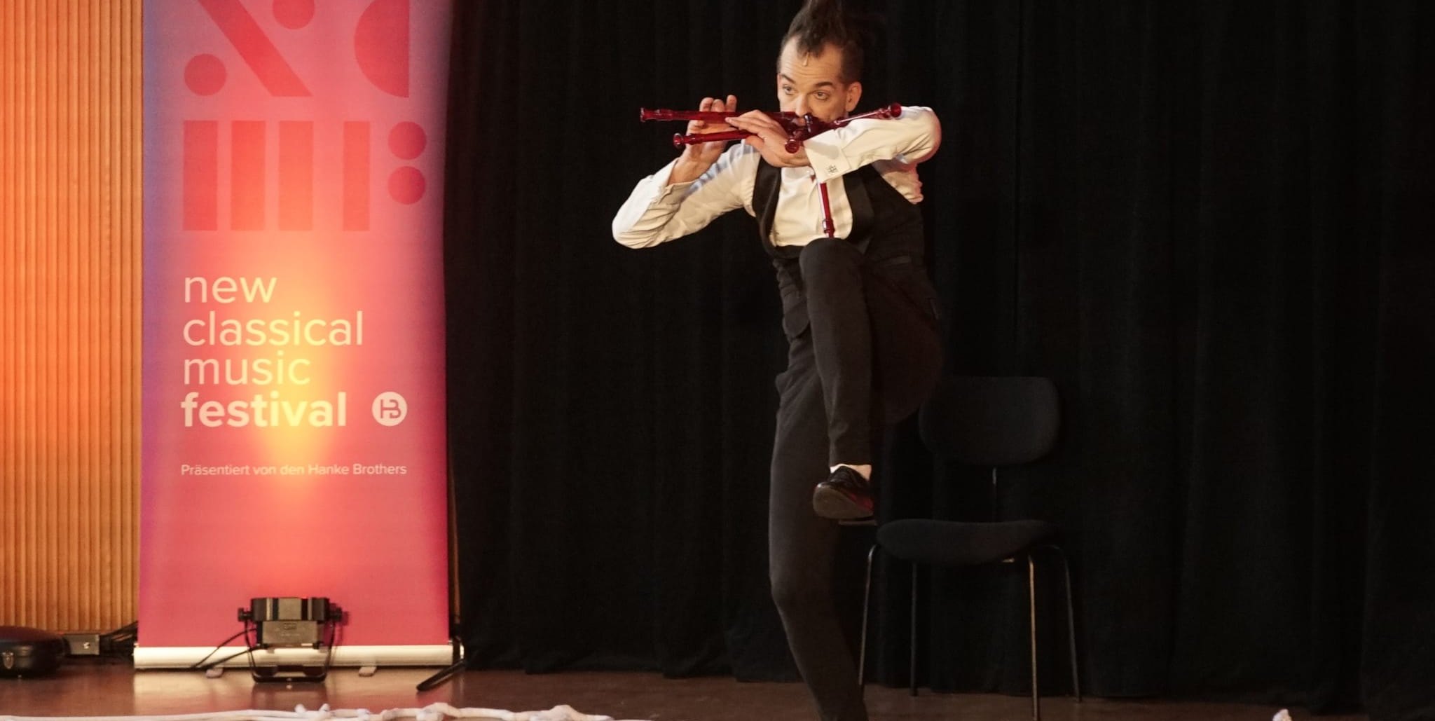 „The Fluteman“ Gabor Vosteen bei seiner Flötenshow im Odeon.