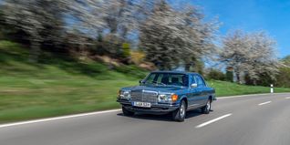 Auch heute noch ist die Luxuslimousine ein modern-elegantes Erscheinungsbild im Straßenbild, das mit Komfort überzeugt. Bild: z