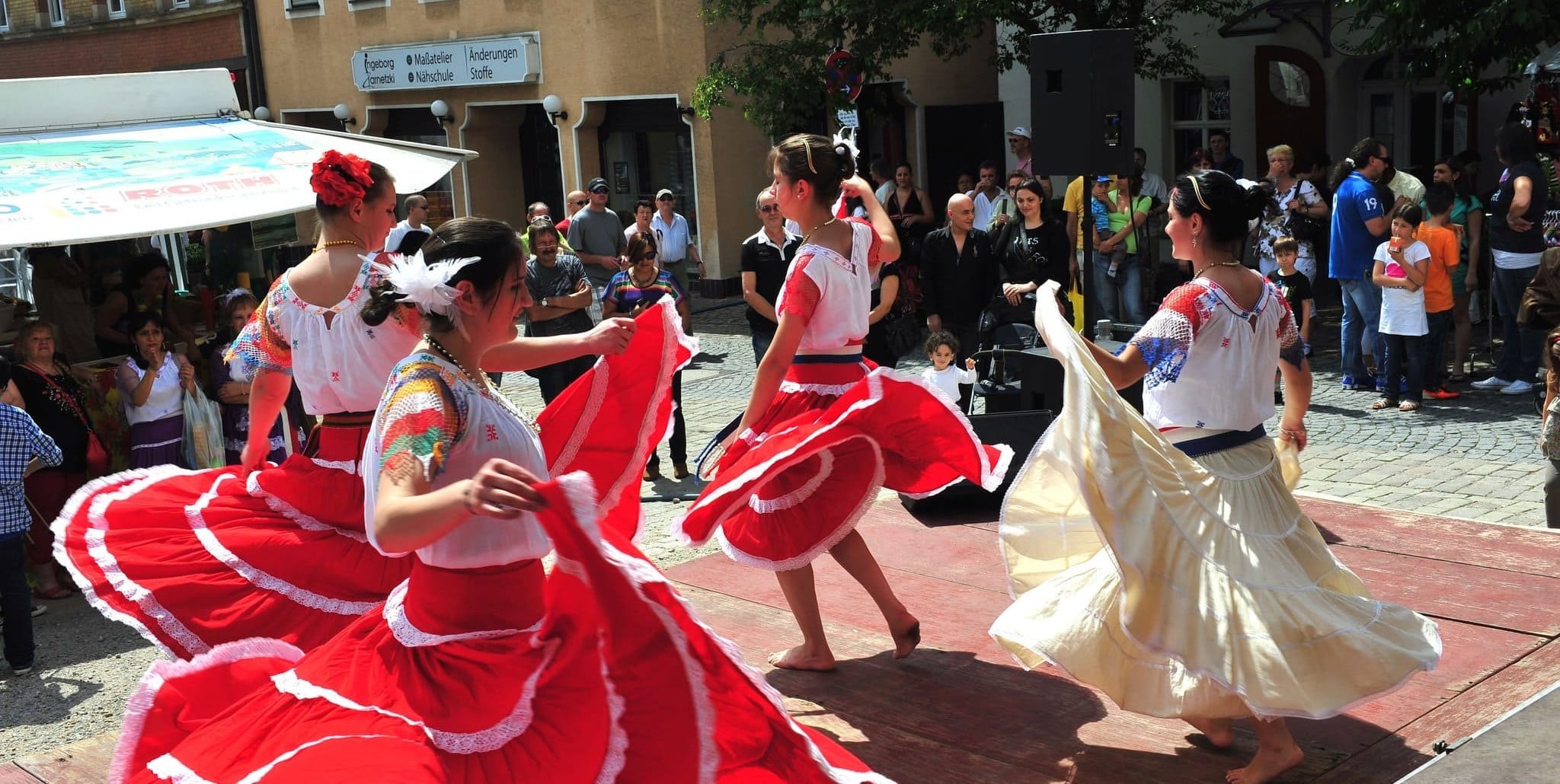Internationale Folklore gehört von Anfang an zum Sindelfinger Straßenfest.