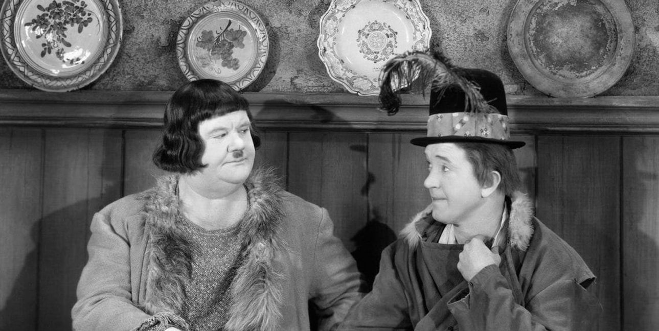 Oliver Hardy und Stan Laurel in „Dick und Doof werden Papa“.