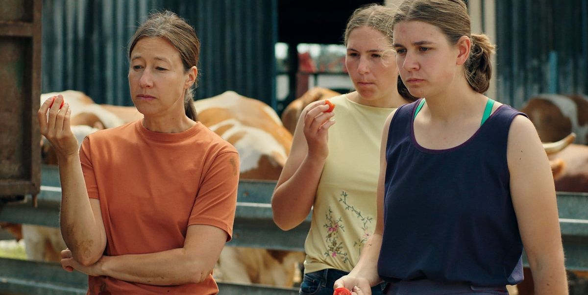 Heart Cinema: Sisters on the Farm