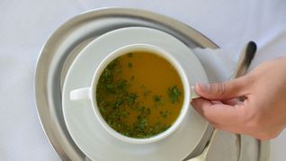 Eine große Mehrheit der Menschen unter 30 Jahren findet Fasten sinnvoll. (Archivbild)