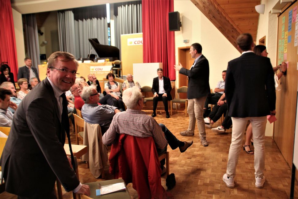 Lebhafte Diskusssionen in der Zukunftswerkstatt der Kreis-CDU.