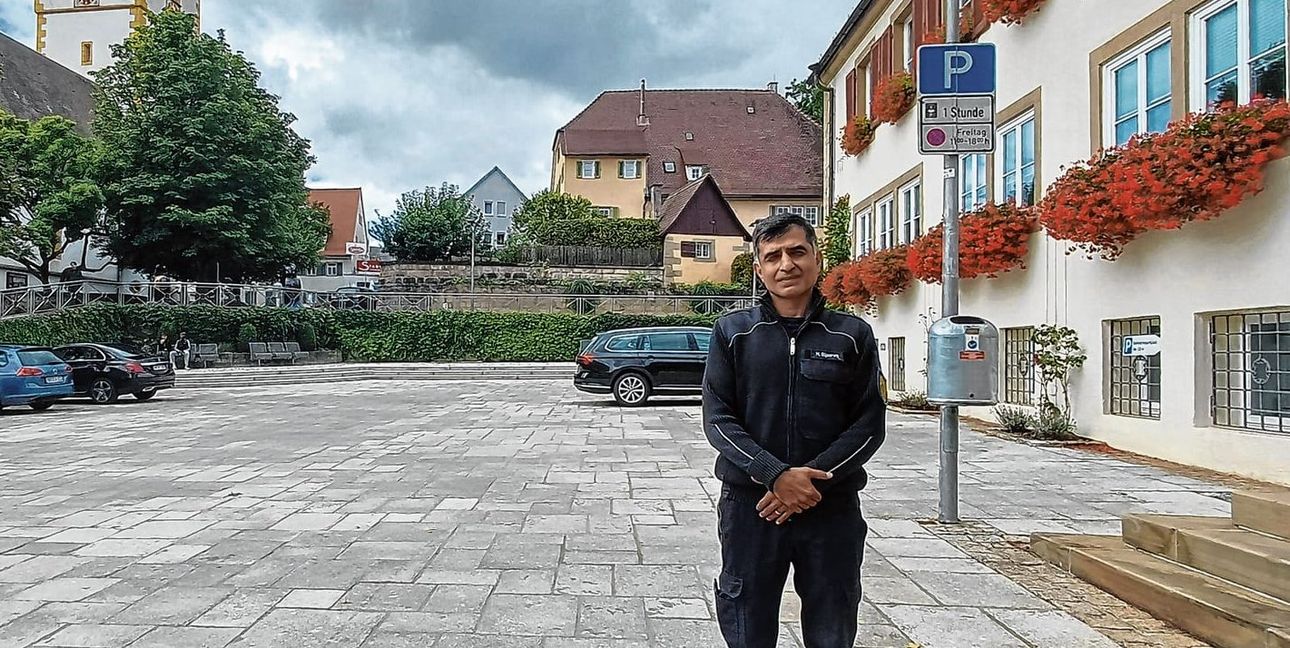 David Biparva steht bei seinen Mitmenschen hoch im Kurs, auch wenn er fürs Knöllchen-Verteilen zuständig ist.