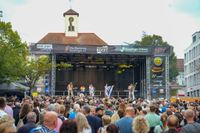Party pur: Die ABBA-Tribute-Band lieferte das glänzende Finale von Sindelfingen rockt.