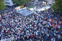 Party pur: Die ABBA-Tribute-Band lieferte das glänzende Finale von Sindelfingen rockt.