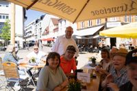 Kaiserwetter am 1. Mai: So war die Hocketse der Sindelfinger Jahrgänge auf dem Wettbachplatz.