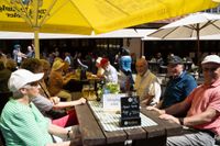 Kaiserwetter am 1. Mai: So war die Hocketse der Sindelfinger Jahrgänge auf dem Wettbachplatz.