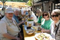Kaiserwetter am 1. Mai: So war die Hocketse der Sindelfinger Jahrgänge auf dem Wettbachplatz.