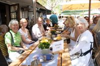 Kaiserwetter am 1. Mai: So war die Hocketse der Sindelfinger Jahrgänge auf dem Wettbachplatz.