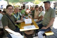 Kaiserwetter am 1. Mai: So war die Hocketse der Sindelfinger Jahrgänge auf dem Wettbachplatz.