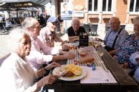 Kaiserwetter am 1. Mai: So war die Hocketse der Sindelfinger Jahrgänge auf dem Wettbachplatz.