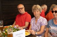 Kaiserwetter am 1. Mai: So war die Hocketse der Sindelfinger Jahrgänge auf dem Wettbachplatz.