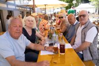 Kaiserwetter am 1. Mai: So war die Hocketse der Sindelfinger Jahrgänge auf dem Wettbachplatz.