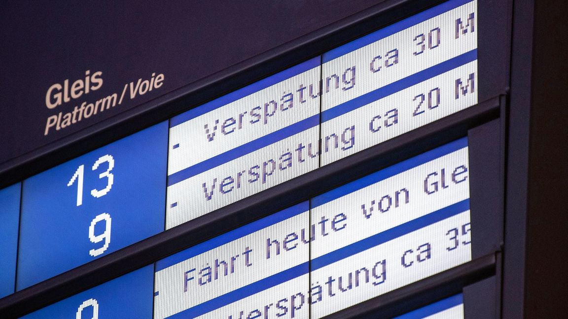 Die Bahn war im vergangenen Jahr so unpünktlich wie noch nie seit der Bahnreform 1994. (Archivbild)