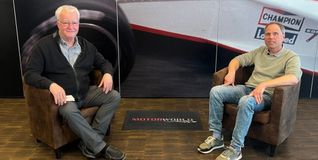 Timo Nitz (rechts) gehört zum Vorstandsteam der SchaffBar Böblingen. Dort findet jeder neben Experten auch Geräte für handwerkliche Projekte. Im Stadtgespräch Böblingen mit Hans-Jörg Zürn (Sindelfinger Zeitung/Böblinger Zeitung/links) stellt er diese Einrichtung vor.