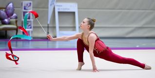 Alica Sophie Krüger bei ihrer zauberhaften Vorstellung mit dem Band.
