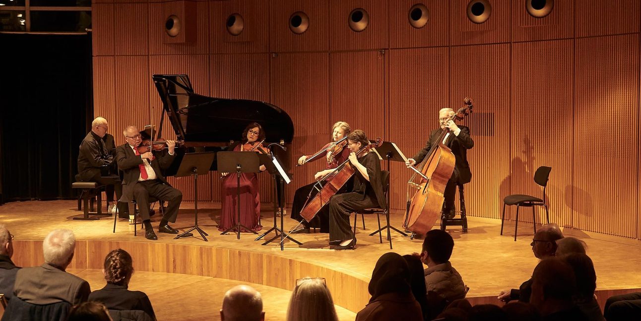 Die Sindelfinger Kammersolisten spielten Werke von Mozart und Mendelssohn im Odeon der SMTT.