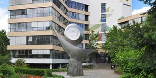 Im Foyer des Landratsamts ist die Austellung zu sehen.