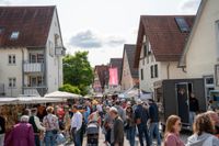Kaiserwetter und Besucherströme beim Ehninger Pfingstmarkt