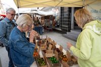 Kaiserwetter und Besucherströme beim Ehninger Pfingstmarkt