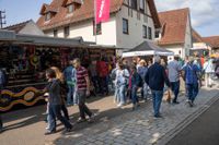 Kaiserwetter und Besucherströme beim Ehninger Pfingstmarkt