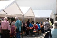 Kaiserwetter und Besucherströme beim Ehninger Pfingstmarkt