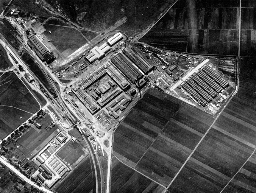 Das Werk Sindelfingen der Daimler-Motoren-Gesellschaft. Luftaufnahme aus dem Jahr 1918.