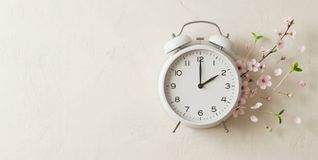 In der Nacht auf Sonntag wird um 2 Uhr der Wecker eine Stunde vorgestellt.