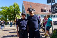 Hocketse unterm Maibaum beim Maichinger Bürgerhaus