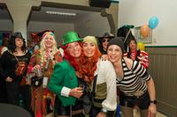 Ausgelassenheit und gute Laune bei "So richtig Fasnet" in der Maichinger Turn- und Festhalle.