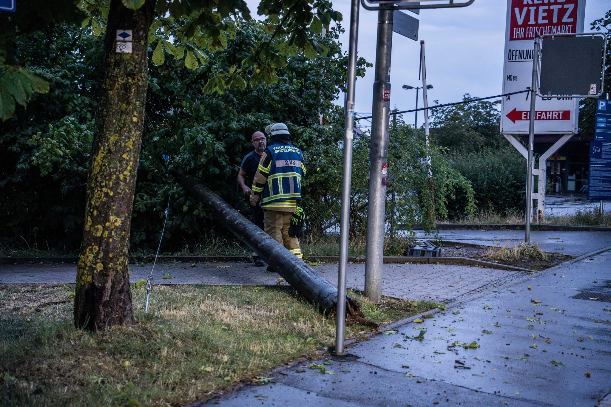 Feuerwehr und Stadtwerke im Einsatz in Maichingen.