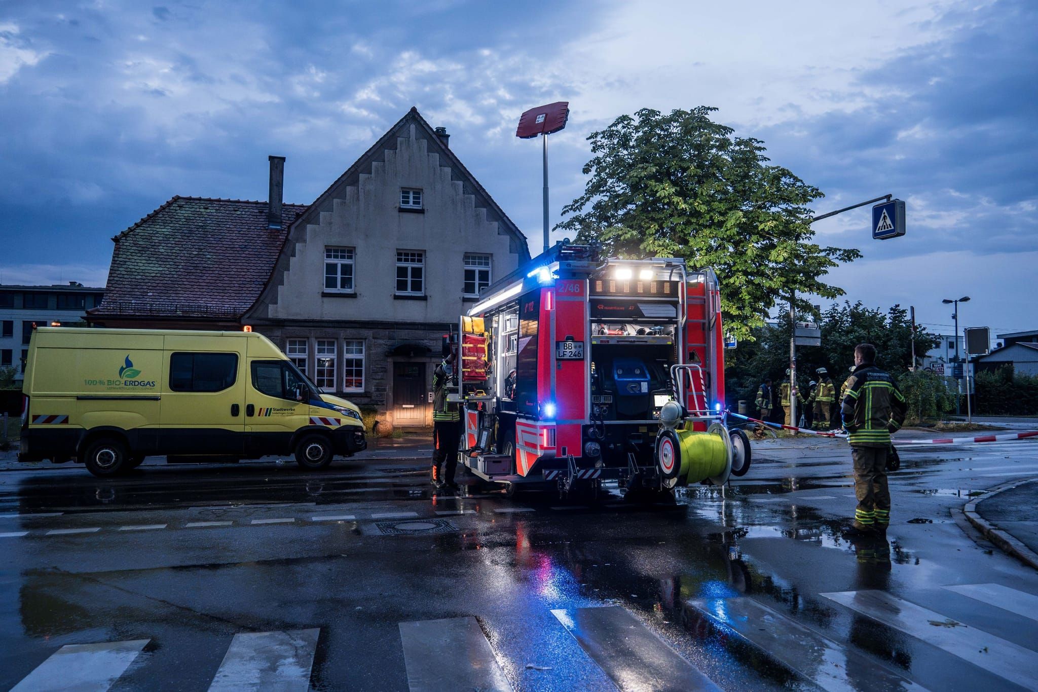 Feuerwehr und Stadtwerke im Einsatz in Maichingen.