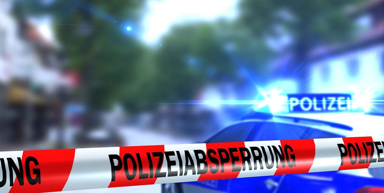 Durch die Unfallbeschädigungen waren der Ford und der BMW nicht mehr fahrbereit und mussten abgeschleppt werden.