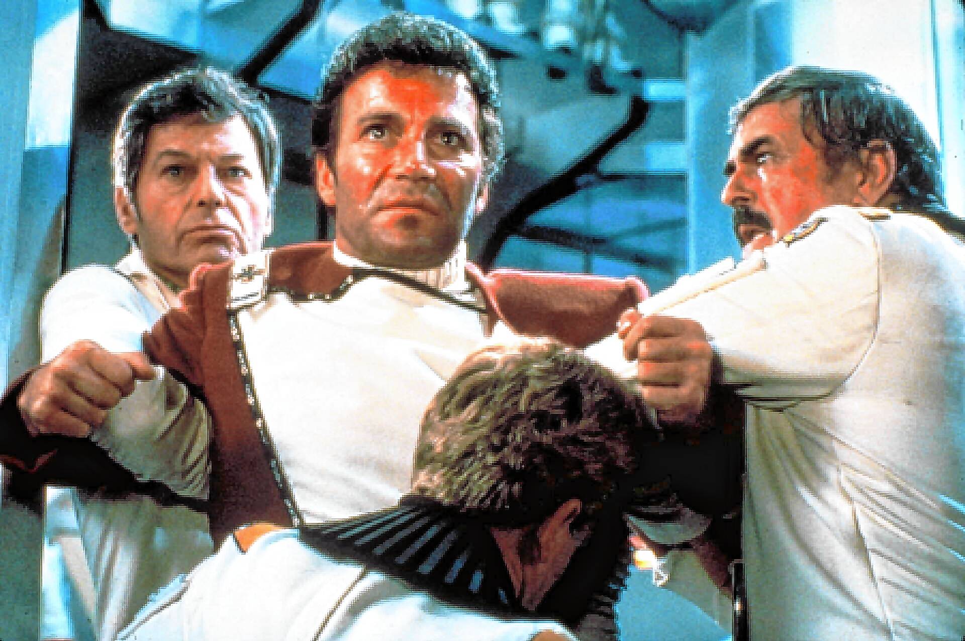 „Star Trek II: Der Zorn des Khan“: Pille und Scotty müssen Captain Kirk halten, als er sehen muss, was mit Mister Spock geschieht.