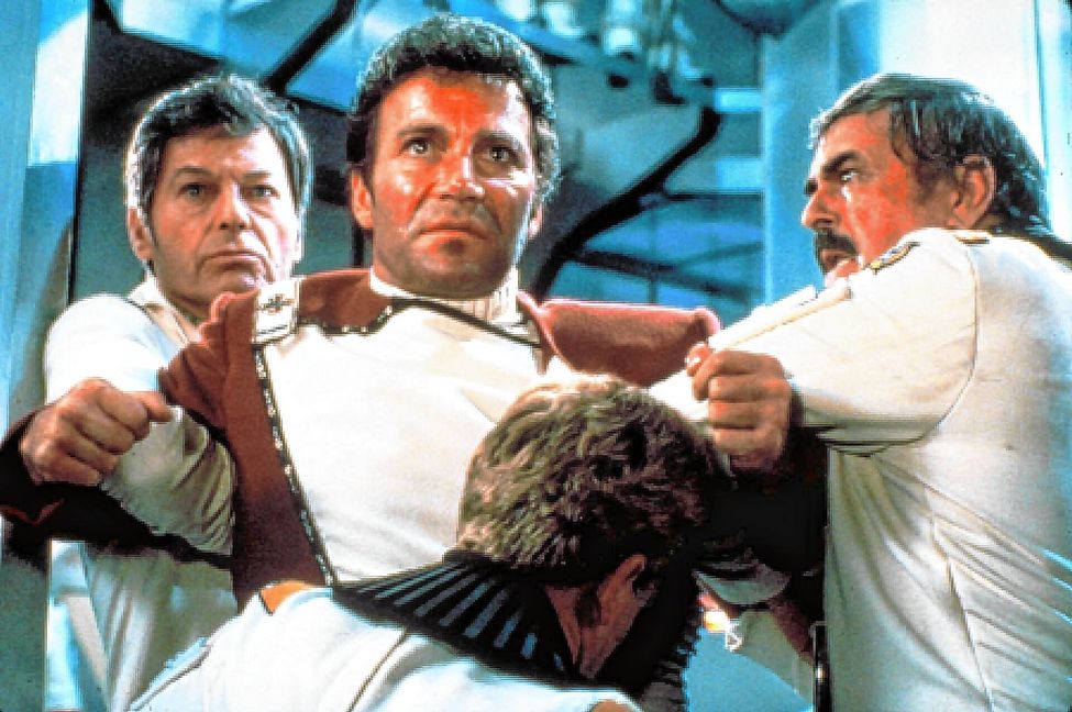„Star Trek II: Der Zorn des Khan“: Pille und Scotty müssen Captain Kirk halten, als er sehen muss, was mit Mister Spock geschieht.