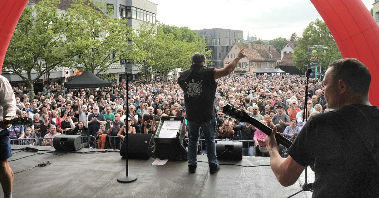 Rappelvoller Sindelfinger Marktplatz.
