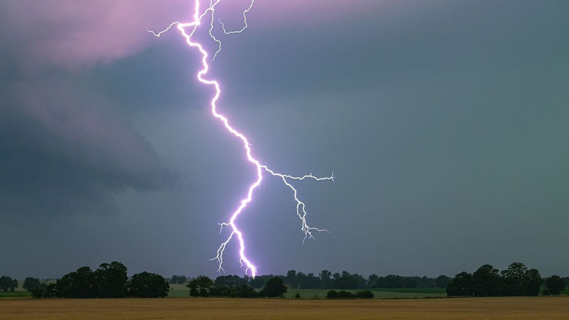 Am Donnerstag drohen heftige Gewitter in Baden-Württemberg. (Symbolbild)