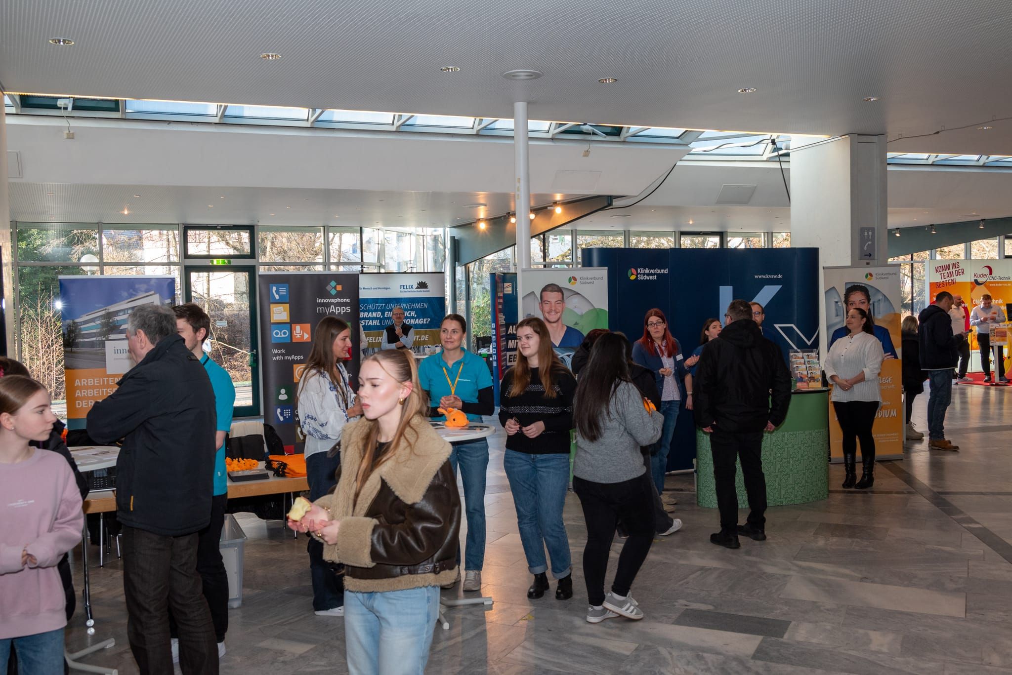 Großer Andrang bei der Azubi-Messe von Röhm-Medien in der Sindelfinger Stadthalle.